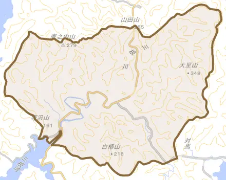峰町三根とその周辺の地図。町の範囲を重ねている