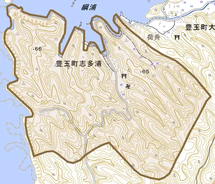 豊玉町志多浦とその周辺の地図。町の範囲を重ねている
