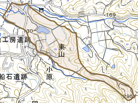 大字東山とその周辺の地図。町の範囲を重ねている
