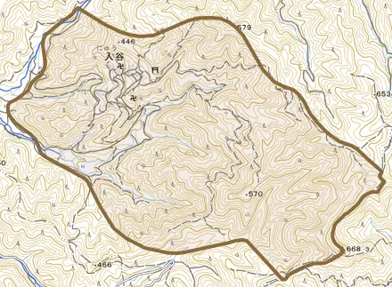 大字入谷とその周辺の地図。町の範囲を重ねている