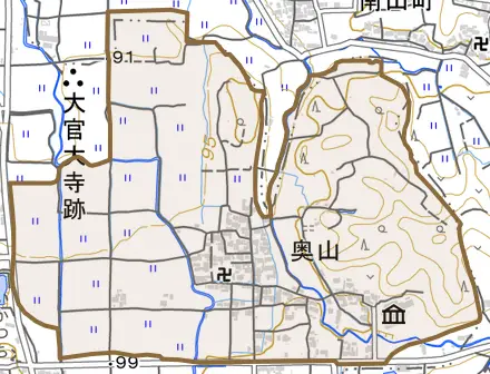 大字奥山とその周辺の地図。町の範囲を重ねている