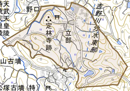 大字立部とその周辺の地図。町の範囲を重ねている