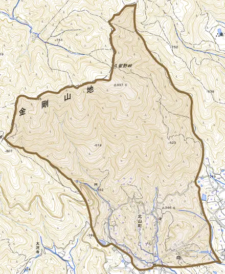 北山町とその周辺の地図。町の範囲を重ねている
