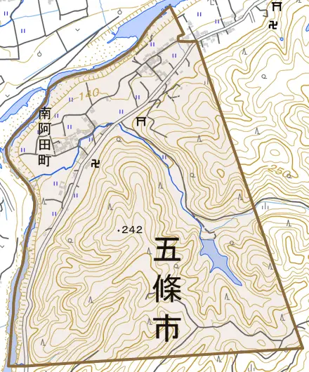 南阿田町とその周辺の地図。町の範囲を重ねている