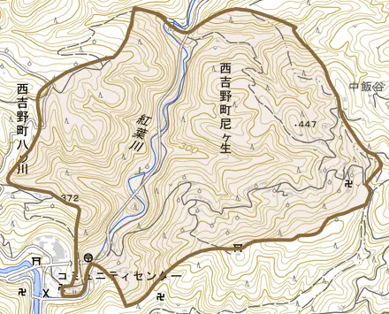 西吉野町尼ヶ生とその周辺の地図。町の範囲を重ねている