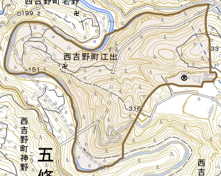 西吉野町江出とその周辺の地図。町の範囲を重ねている