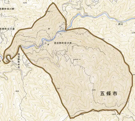 西吉野町茄子原とその周辺の地図。町の範囲を重ねている
