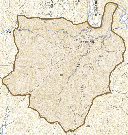 西吉野町大日川とその周辺の地図。町の範囲を重ねている