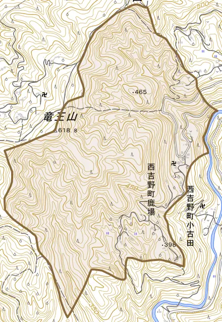 西吉野町鹿場とその周辺の地図。町の範囲を重ねている