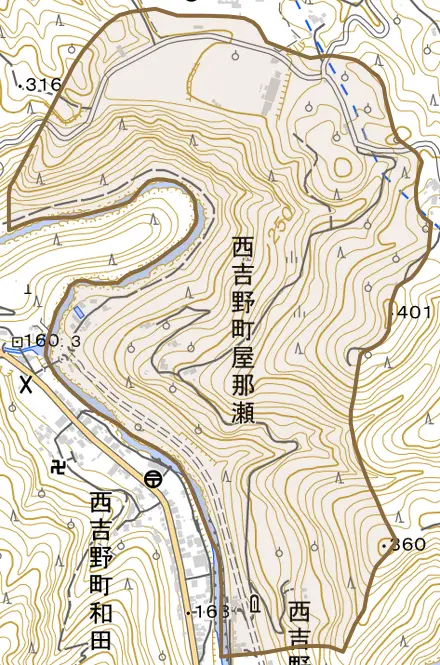 西吉野町屋那瀬とその周辺の地図。町の範囲を重ねている