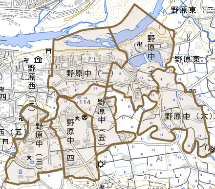 野原中とその周辺の地図。町の範囲を重ねている