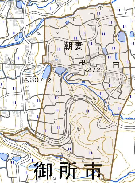 大字朝妻とその周辺の地図。町の範囲を重ねている