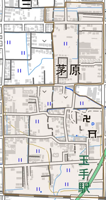 大字茅原とその周辺の地図。町の範囲を重ねている