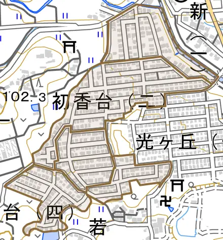 初香台とその周辺の地図。町の範囲を重ねている