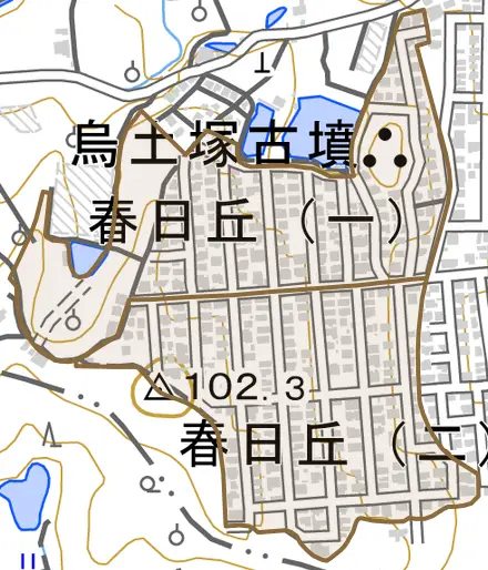 春日丘とその周辺の地図。町の範囲を重ねている