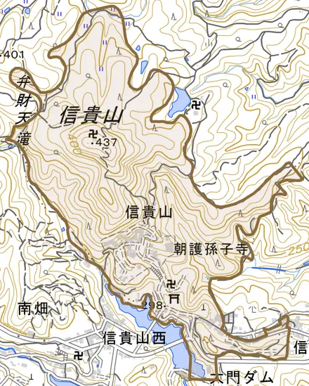 大字信貴山とその周辺の地図。町の範囲を重ねている