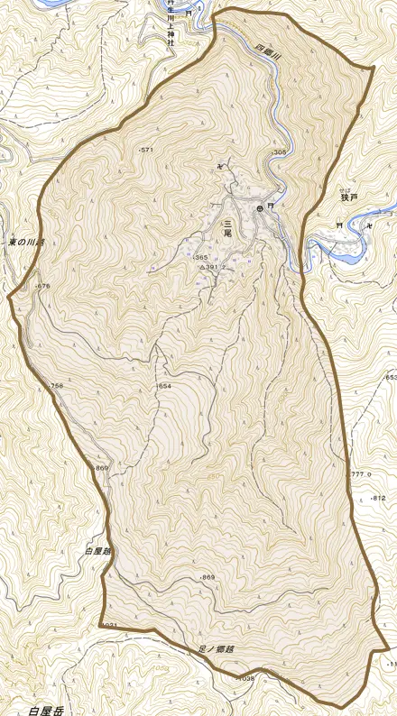 大字三尾とその周辺の地図。町の範囲を重ねている
