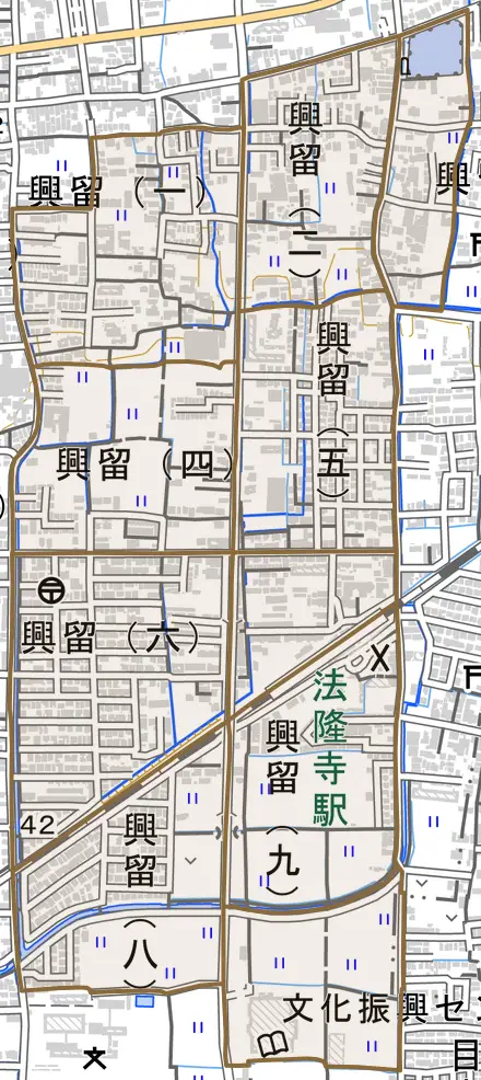 興留とその周辺の地図。町の範囲を重ねている