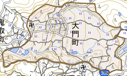大門町とその周辺の地図。町の範囲を重ねている