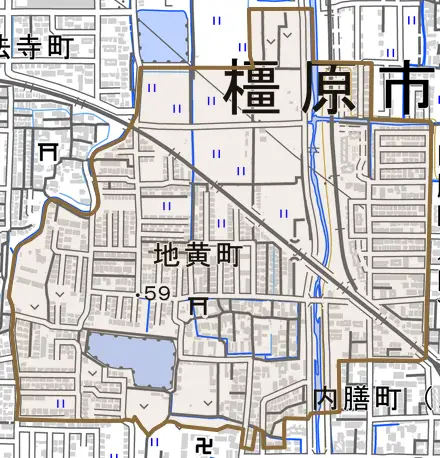 地黄町とその周辺の地図。町の範囲を重ねている