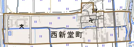 西新堂町とその周辺の地図。町の範囲を重ねている