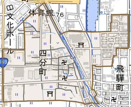 四分町とその周辺の地図。町の範囲を重ねている
