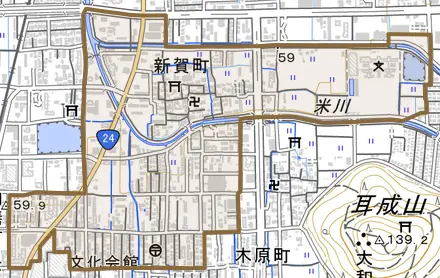 新賀町とその周辺の地図。町の範囲を重ねている