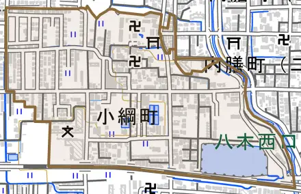 小綱町とその周辺の地図。町の範囲を重ねている