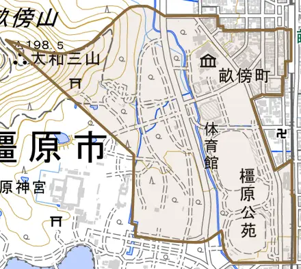 畝傍町とその周辺の地図。町の範囲を重ねている