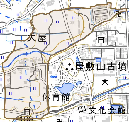 大屋とその周辺の地図。町の範囲を重ねている
