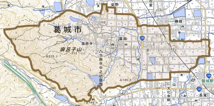 當麻とその周辺の地図。町の範囲を重ねている