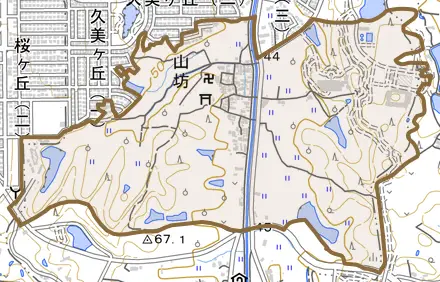 大字山坊とその周辺の地図。町の範囲を重ねている
