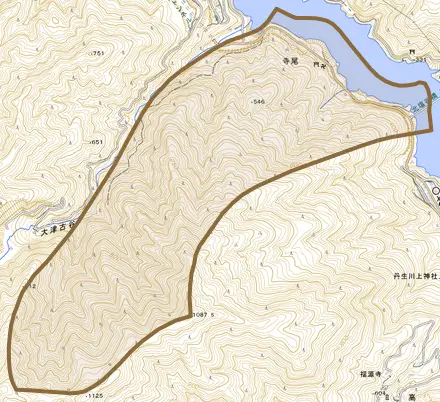 大字寺尾とその周辺の地図。町の範囲を重ねている
