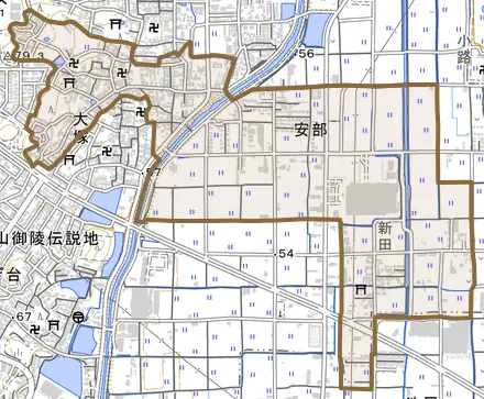 大字安部とその周辺の地図。町の範囲を重ねている