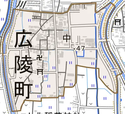 大字中とその周辺の地図。町の範囲を重ねている