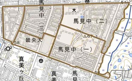 馬見中とその周辺の地図。町の範囲を重ねている