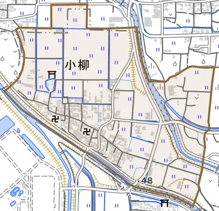 大字小柳とその周辺の地図。町の範囲を重ねている