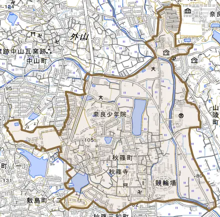 秋篠町とその周辺の地図。町の範囲を重ねている