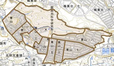 青山とその周辺の地図。町の範囲を重ねている