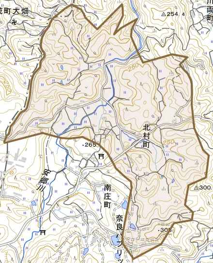 北村町とその周辺の地図。町の範囲を重ねている