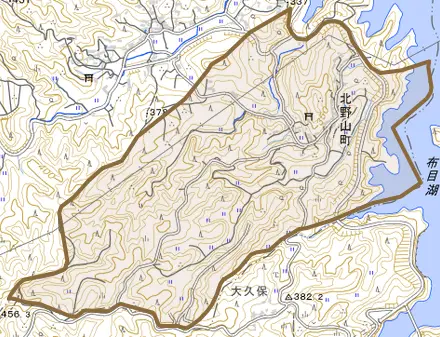 北野山町とその周辺の地図。町の範囲を重ねている