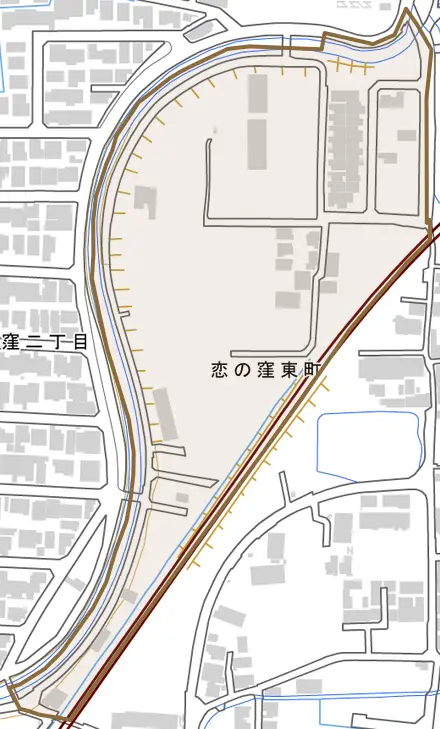 恋の窪東町とその周辺の地図。町の範囲を重ねている