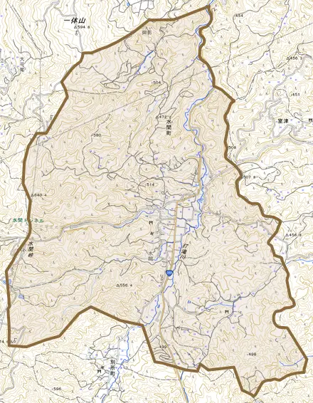 水間町とその周辺の地図。町の範囲を重ねている