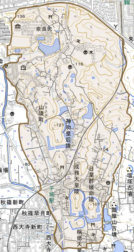 山陵町とその周辺の地図。町の範囲を重ねている
