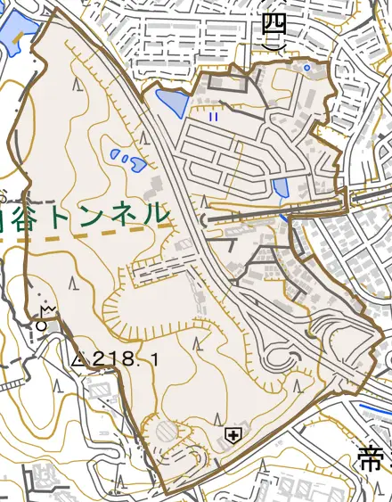 三碓町とその周辺の地図。町の範囲を重ねている