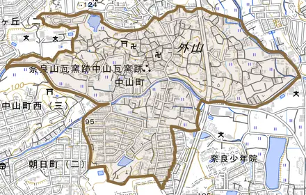 中山町とその周辺の地図。町の範囲を重ねている