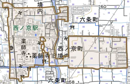 西ノ京町とその周辺の地図。町の範囲を重ねている