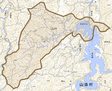 丹生町とその周辺の地図。町の範囲を重ねている