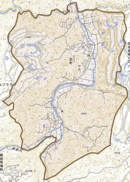 荻町とその周辺の地図。町の範囲を重ねている