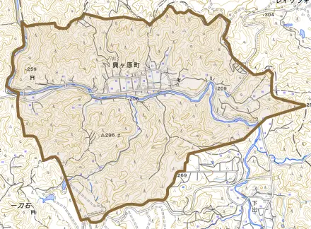 興ヶ原町とその周辺の地図。町の範囲を重ねている